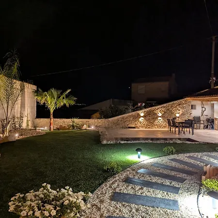 Le Clos Marthe - De Charme Guest house Corneilhan