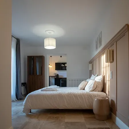 Le Clos Marthe - De Charme Guest house Corneilhan